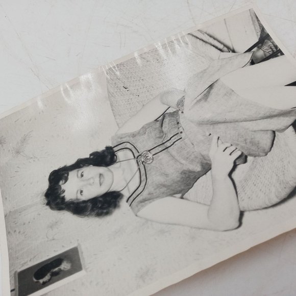 Brunette MCM Mushroom Chair Photograph Picture Cocker Spaniel Wall Art Candid - Picture 7 of 8